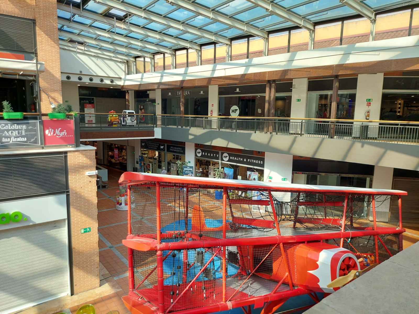 Tecnología para la Vida TXLV Torrelodones - Micro Magazine de FUNTESO, Fundación Tecnología Social imagen del centro comercial Espacio Torrelodones, protagonista del número de julio del Micro Magazine Tecnología para la Vida, TXLV Torrelodones